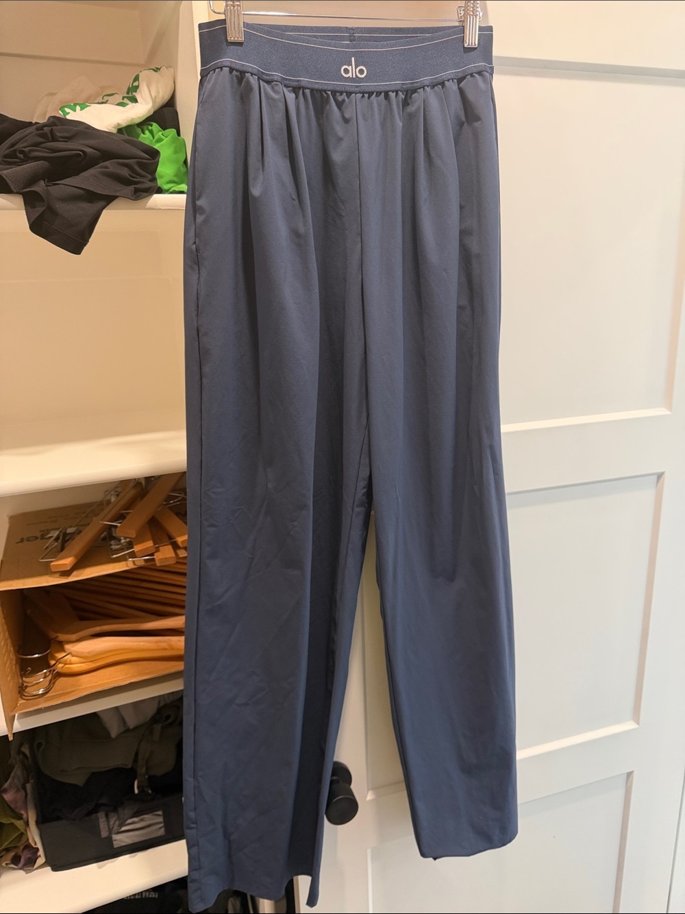 ALO Yoga women's Navy Wide-Leg pants